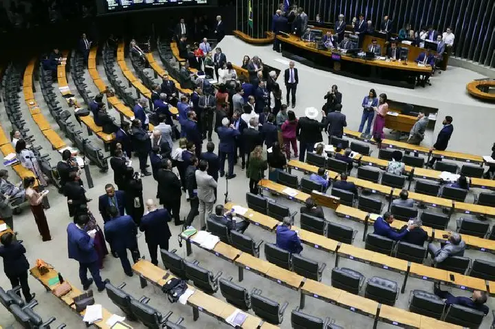 Congresso dá 10 dias para governo ter alternativa ao aumento do IOF