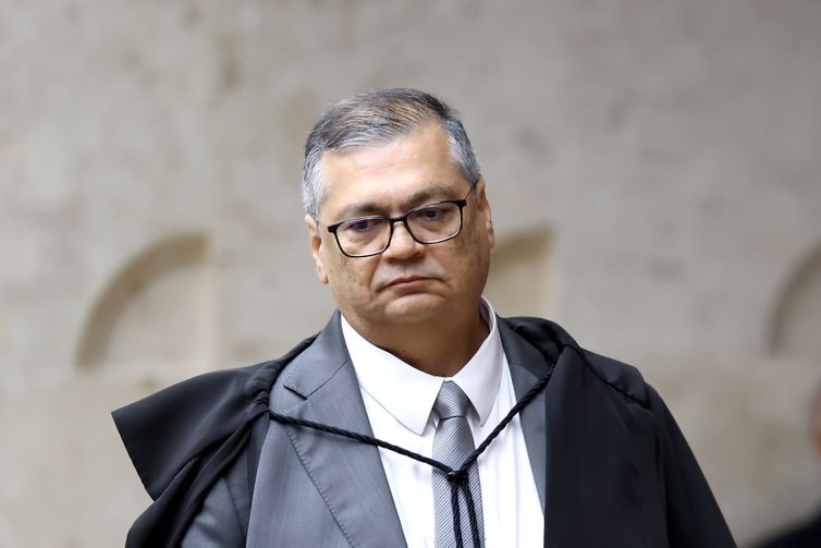 Dino mantém teto de preços dos serviços funerários em São Paulo