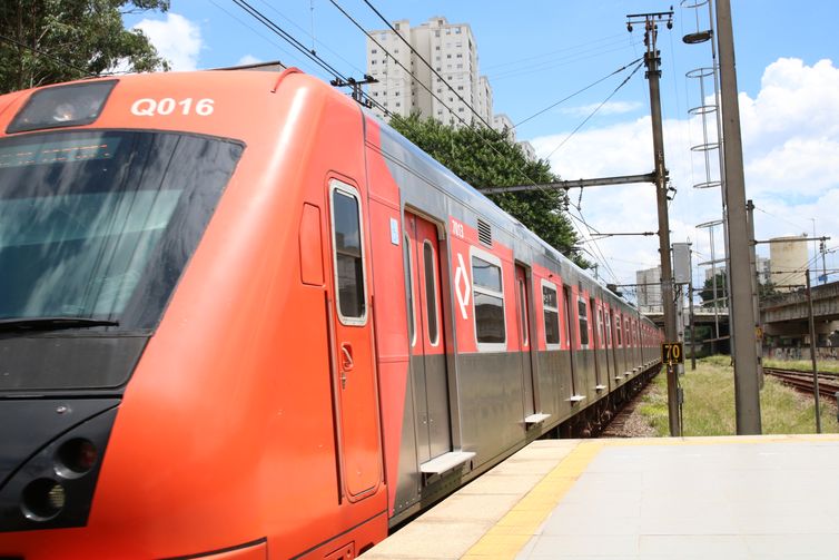 Governo de São Paulo privatiza três linhas de trens da CPTM