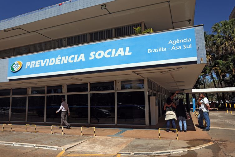 Câmara: oposição protocola pedido de CPI sobre fraude no INSS