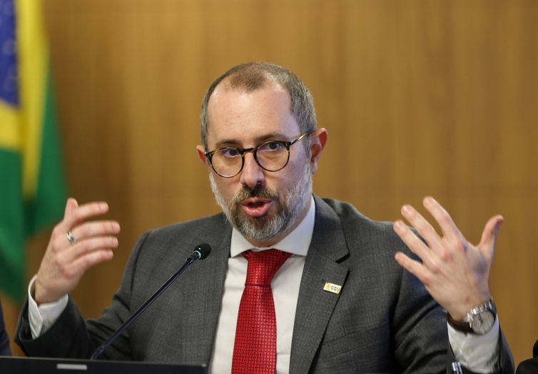 CGU suspende desconto de associações em benefícios do INSS