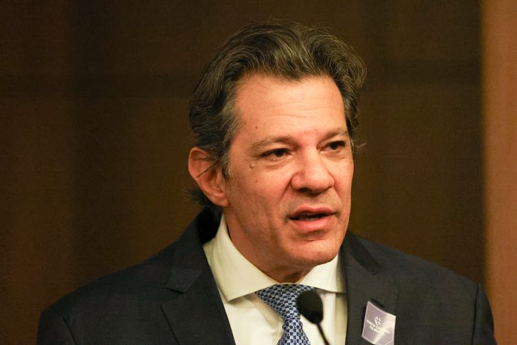 Governo prepara medida para oferecer crédito barato ao trabalhador 