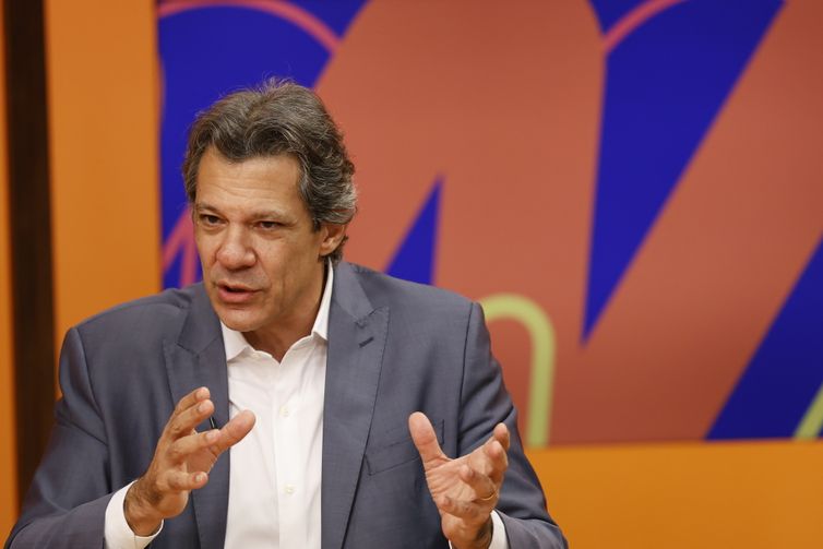 Haddad afirma que EUA são incoerentes ao tarifar o Brasil