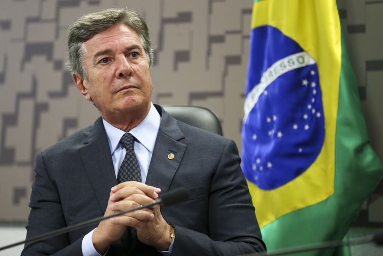 Moraes manda prender ex-presidente Fernando Collor