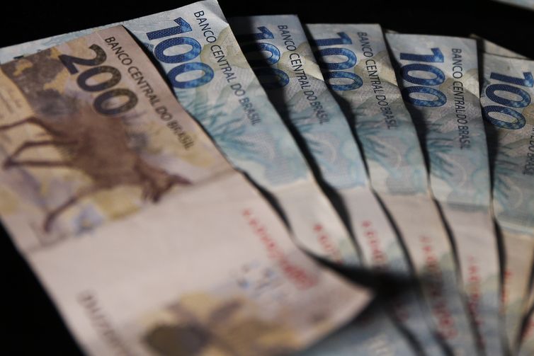 Proposta de Orçamento prevê meta de superávit de R$ 34,3 bi para 2026