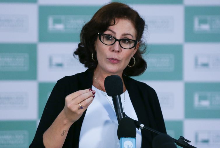 Banco Central emite ordem de bloqueio das contas de Carla Zambelli