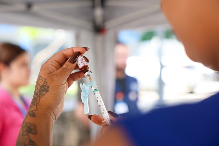 Dose de reforço de vacina contra meningite terá proteção maior