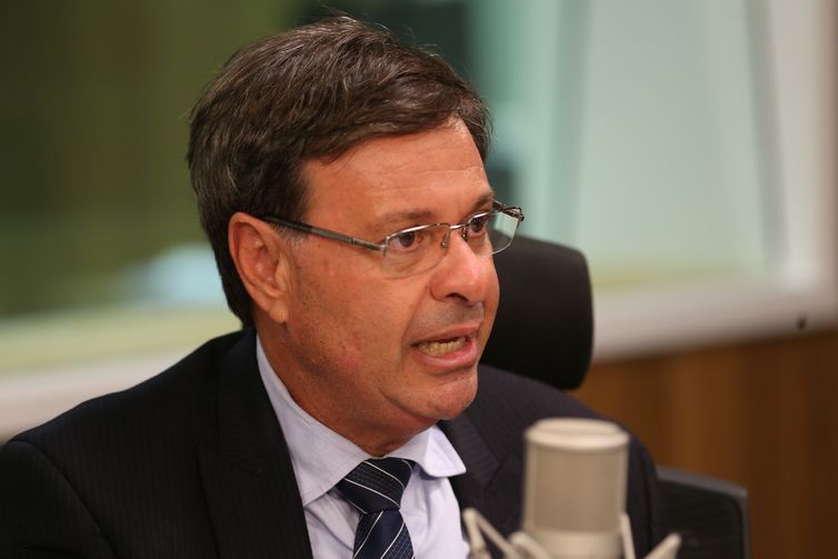 Ex-ministro Gilson Machado é preso pela PF 
