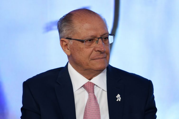 Nova tarifa de Trump sobre o aço vai encarecer produto, diz Alckmin