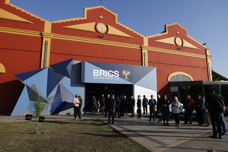 Brics terá declarações de IA, doenças socialmente determinadas e clima