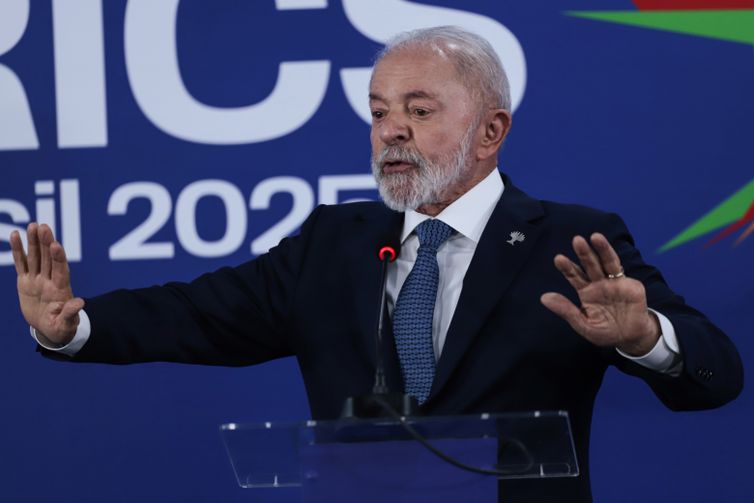 Lula diz que Brics seguirá discutindo alternativas ao dólar