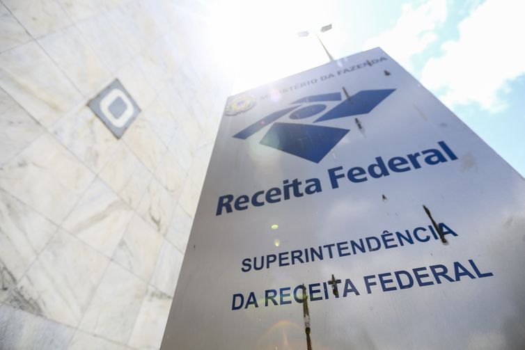 Para coibir lavagem de dinheiro, Receita iguala fintechs a bancos