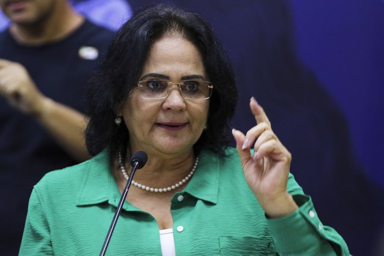 PF e CGU apuram irregularidades em antiga pasta de Damares Alves