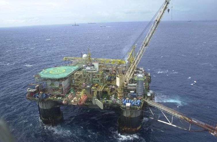 Produção nacional de petróleo e gás natural é recorde em junho
