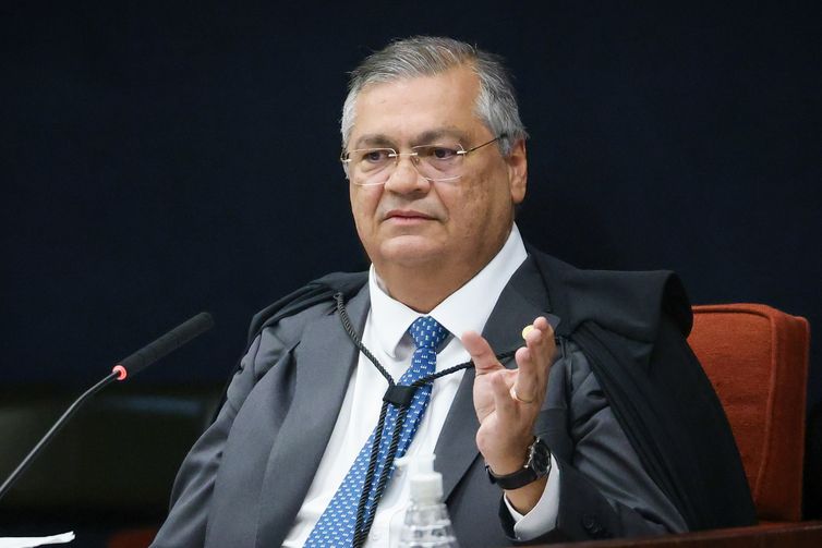 Dino vota pela condenação de Bolsonaro e mais sete; placar está 2 a 0
