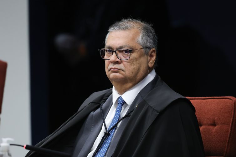 PF indicia mulher que tentou agredir Flávio Dino durante voo