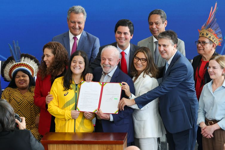 Lula envia para o Congresso projetos que criam a Unind e UFEsporte