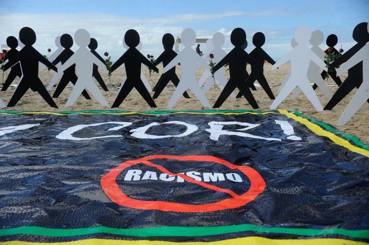 STF tem maioria para reconhecer racismo estrutural no país