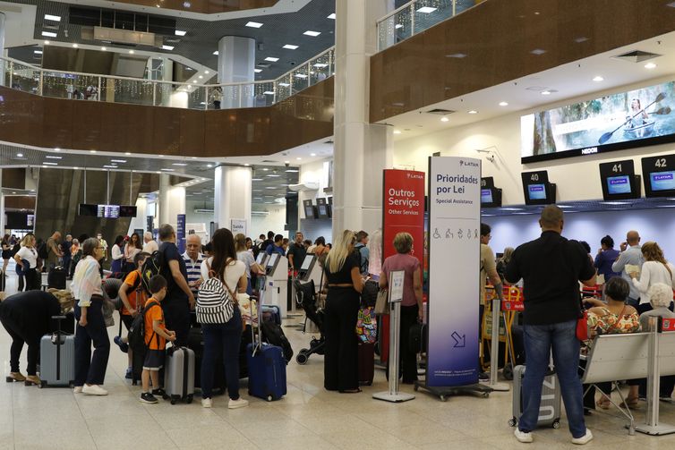 Anac discute com aéreas aumento de voos no Santos Dumont; Paes critica