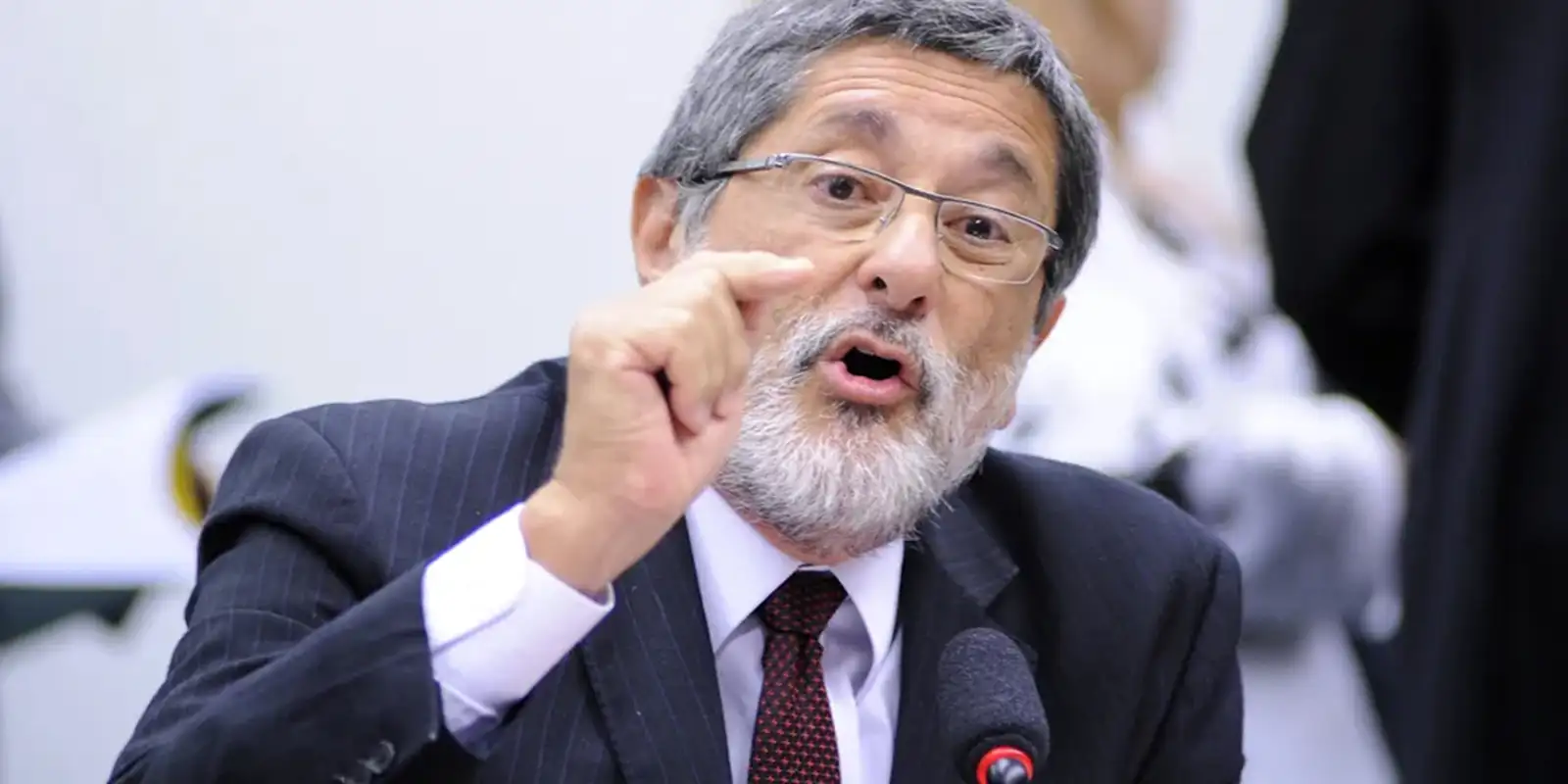 Guerra expõe risco energético do Brasil, diz ex-chefe da Petrobras