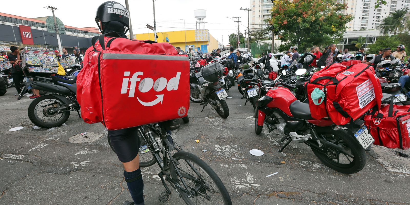 Anvisa libera venda de medicamentos por plataformas como iFood e Rapp